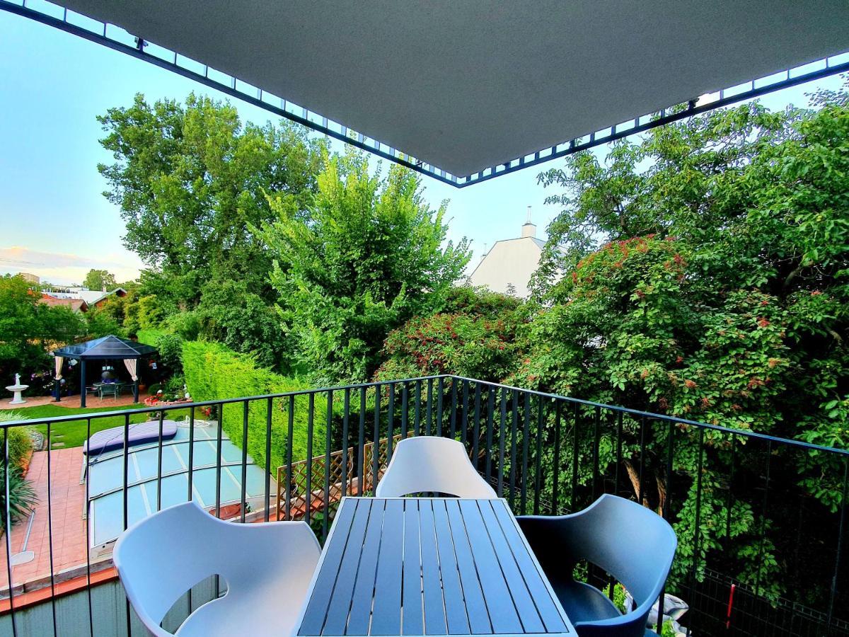 Near Lake Fully Furnished Beautiful Apartment Виена Екстериор снимка