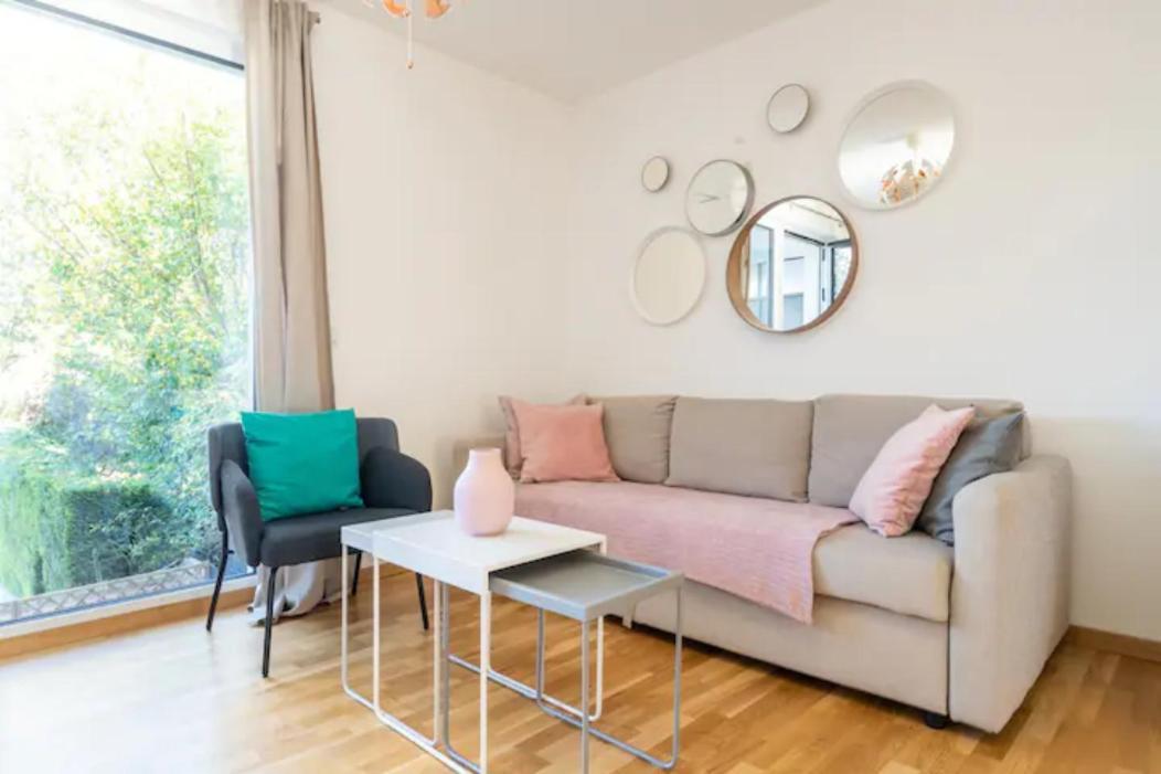 Near Lake Fully Furnished Beautiful Apartment Виена Екстериор снимка