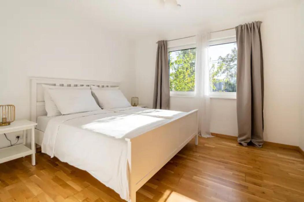 Near Lake Fully Furnished Beautiful Apartment Виена Екстериор снимка