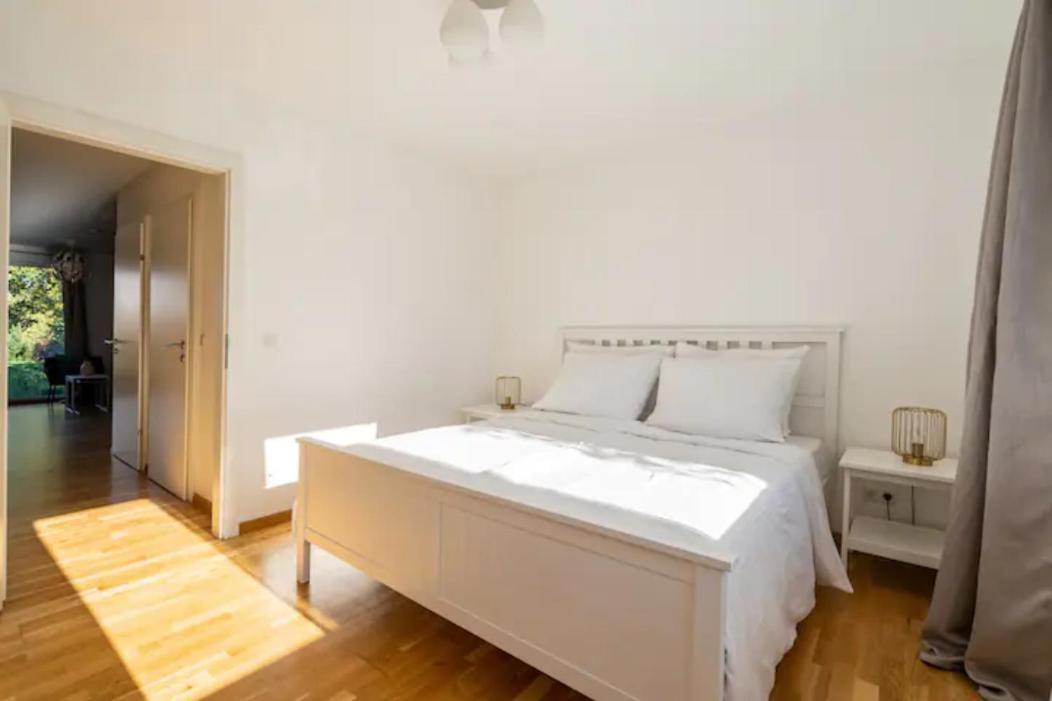 Near Lake Fully Furnished Beautiful Apartment Виена Екстериор снимка